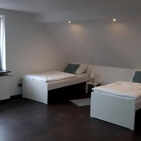 Mit Balkon In *